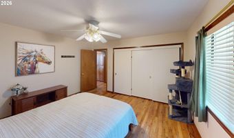925 7TH St, Brookings, OR 97415