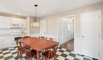 262 EVERGREEN Dr, Bayville, NJ 08721