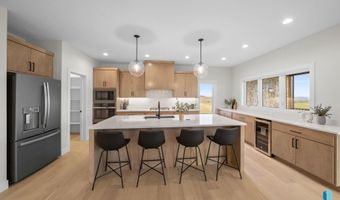 1517 W Autumn Cir, Brandon, SD 57005