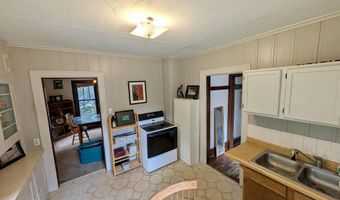 516 E MAPLE St, Appleton, WI 54915