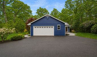 14 Elmcrest Dr, Danbury, CT 06811