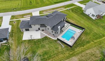 1004 NW Hugg Dr, Polk City, IA 50226