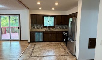 404 Cimarron Rd, Apple Valley, MN 55124