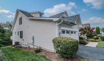 117 HARVESTER Dr, Lake Frederick, VA 22630