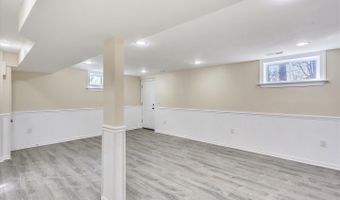8908 GRANT St, Bethesda, MD 20817