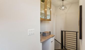 733 8TH St SE 302, Washington, DC 20003