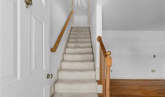 103 Gosset's Turn Dr, Middletown, RI 02842
