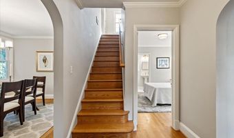 5013 WORTHINGTON Dr, Bethesda, MD 20816