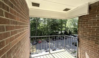 3318 WOODBURN VILLAGE Dr 32, Annandale, VA 22003