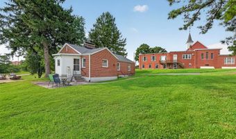 105 N Elm St, Ballwin, MO 63011