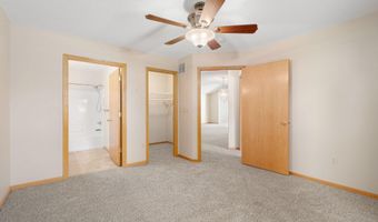 2100 Burr Oak Dr Ln B, Austin, MN 55912