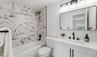5603 INDEPENDENCE Cir, Alexandria, VA 22312