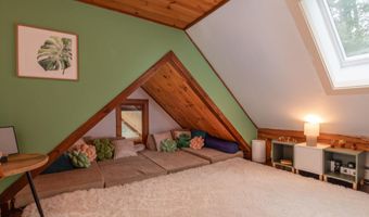 395 Hillwinds Rd, Brattleboro, VT 05301