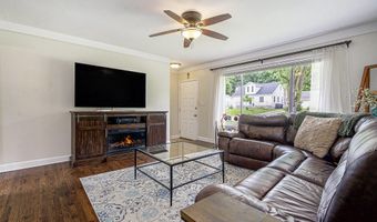 646 Dellwood Dr, Ann Arbor, MI 48103