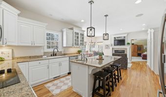 709 NE Georgetown Ct, Ankeny, IA 50021