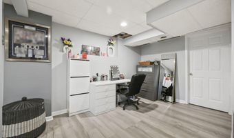 46 Hyer Ct, Aberdeen, NJ 07747
