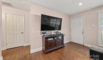 3130 Erskine Dr, Charlotte, NC 28205