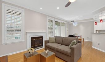 6944 ELLINGHAM Cir #A, Alexandria, VA 22315