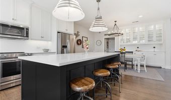 1210 Signal Lake Ct, Baldwin City, KS 66006