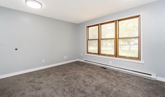18 Holiday Dr, Albrightsville, PA 18210
