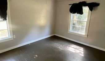 3067 Sr 18, West Point, GA 31833