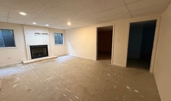 643 Kingsbury Ct, Algonquin, IL 60102