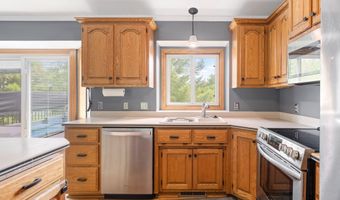 550 Mckinley St, Anoka, MN 55303