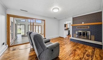 1584 Hemlock Dr, Ashtabula, OH 44004