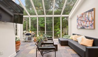 5803 MADAKET Rd, Bethesda, MD 20816