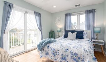 28 Palm Beach Ave, Narragansett, RI 02882