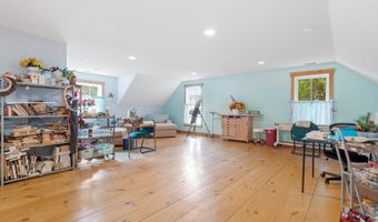434 Donald St, Bedford, NH 03110