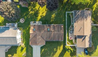 2512 N CHESTWOOD Ct, Appleton, WI 54911