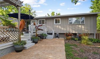 1225 Wissmann Dr, Ballwin, MO 63011