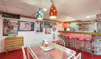 450 Eldridge Rd, Aurora, OH 44202