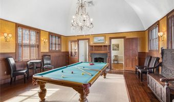 3 Memorial Blvd, Newport, RI 02840