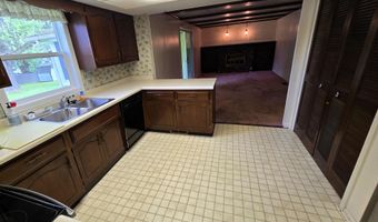 1003 Crestview Dr, Angola, IN 46703