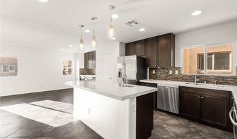 10525 Shiny Skies Dr, Las Vegas, NV 89129