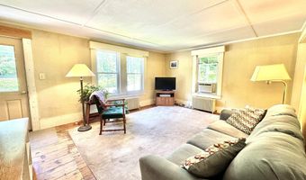 42 S Main St, Brookline, NH 03033
