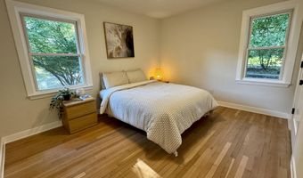 1496 Newport Rd, Ann Arbor, MI 48103