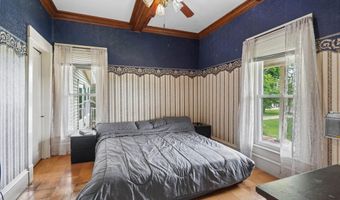 512 N D St, Albia, IA 52531