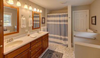 104 Champagne Cir, Campton, NH 03223