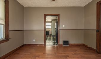 566 Lindell St, Akron, OH 44305