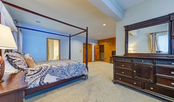 9 University Pl, Amsterdam, NY 12010