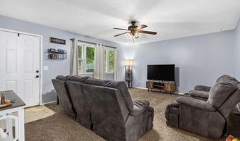 668 W Springfield St, Aurora, MO 65605