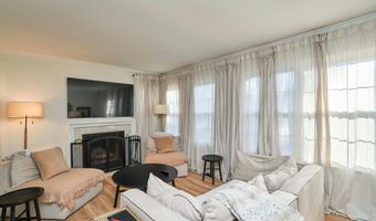 6617 MEDINAH Ln, Alexandria, VA 22312