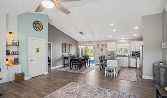 40 Knoll Crest Dr, Bangor, ME 04401