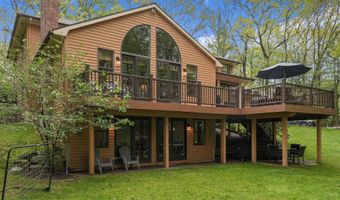 326 Greentree Ln NE, Ada, MI 49301
