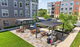 6101 FAIRVIEW FARM Dr 207, Alexandria, VA 22315