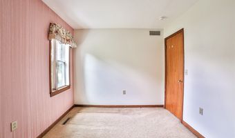 831 Robin Rd, Amherst, NY 14228