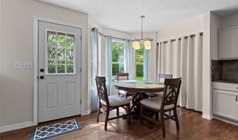 1097 Pebble Brook Dr, Columbus, OH 43240